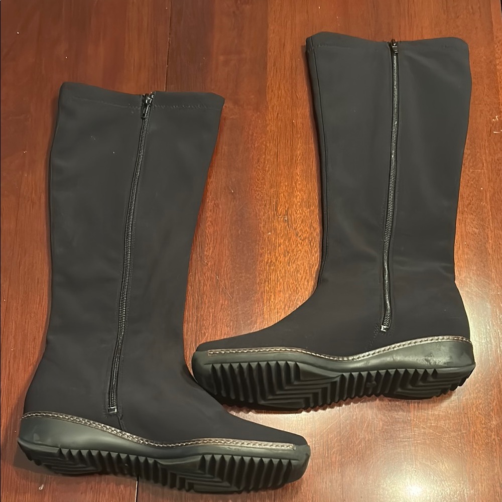 Women's Black Knee-High Boots